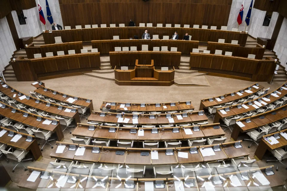 Read more about the article Koaličných poslancov problémy ľudí nezaujímajú. Mimoriadna schôdza o energiách a vysokých cenách sa neotvorila