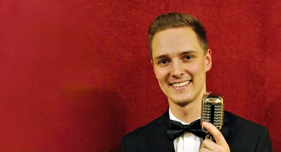 Read more about the article Hrdinom dnešnej doby poďakoval aj spevák Martin Vetrák