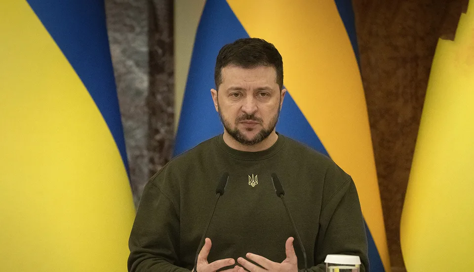 Read more about the article Zelenskyj má pre Rusko pripravený „neodolateľný“ plán, ako ukončiť vojnu na Ukrajine, ktorá ho nevie poraziť