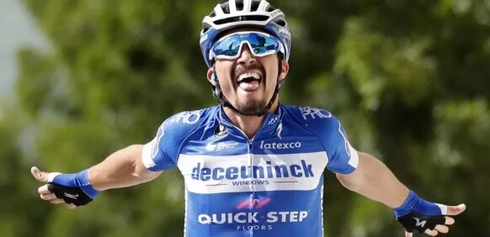 Read more about the article Cyklistika: Motorkár,do ktorého vrazil Alaphilippe:”Bol to len nešťastný moment”