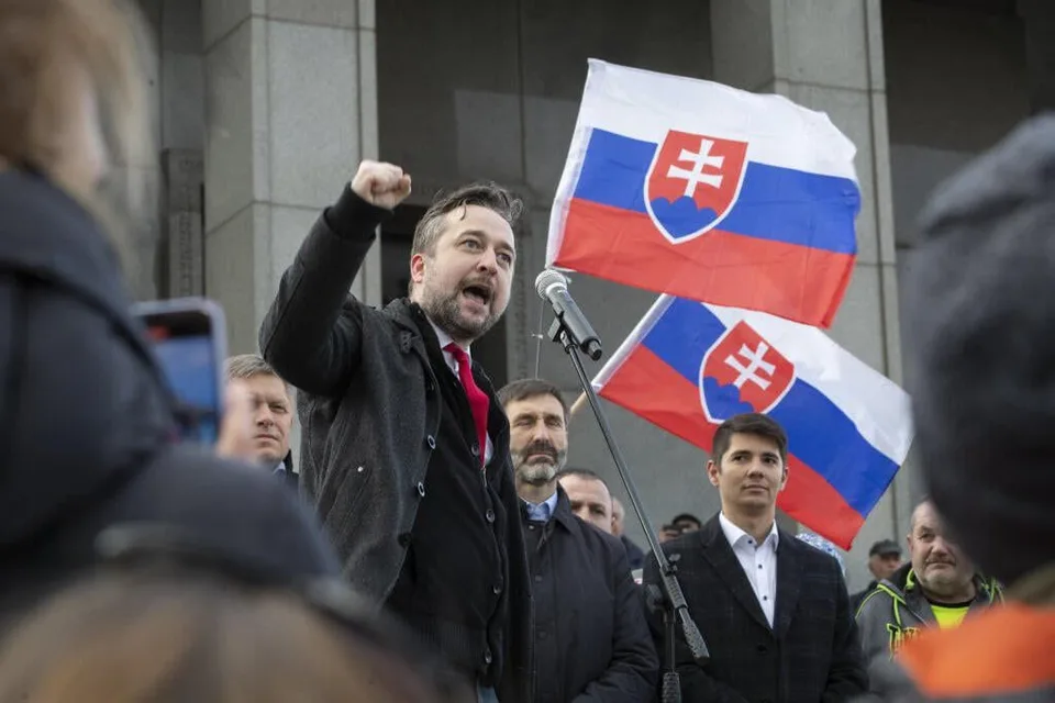 Read more about the article Západné krajiny neboli nikdy svedomito anti-fašistické! Upozornil Blaha na Slavíne