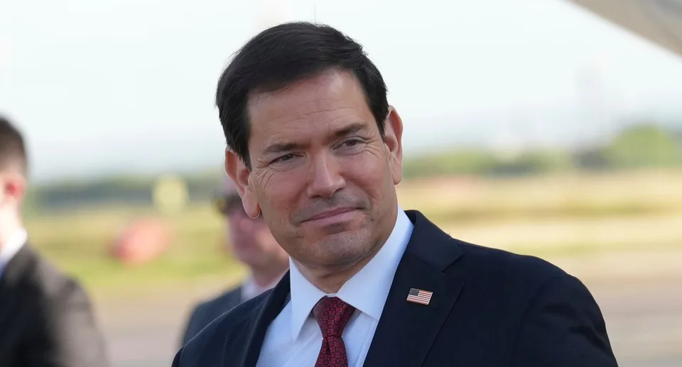 Read more about the article Čína obišla vlastné sankcie: Marco Rubio sa dostal do Pekingu vďaka nečakanému triku