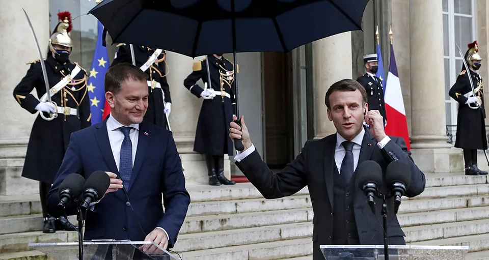 Read more about the article MEGATRAPAS Matoviča v Paríži: Neuveríte čo natáral Macronovi!