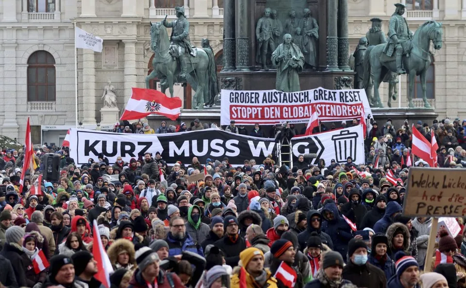 Read more about the article Žiadne víkendové protesty! TOTO odkázala rakúska polícia ľuďom