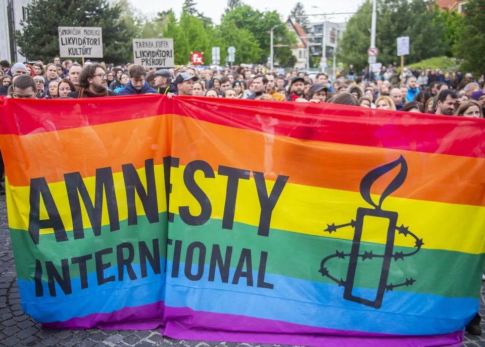 Read more about the article Mimovládky idú proti Slovensku. Kvôli zmene ústavy žiadajú Brusel o zmrazenie eurofondov