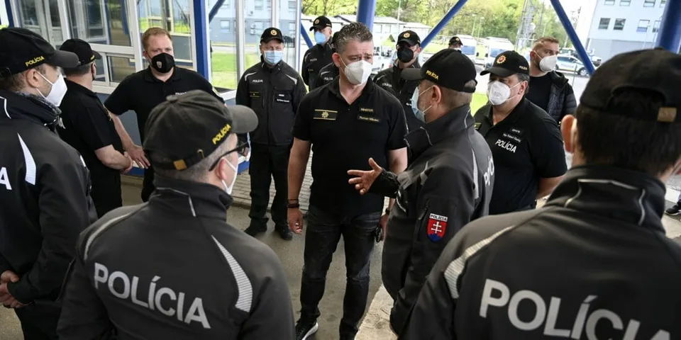 Read more about the article Policajti vybrali od porušovateľov opatrení dovedna vyše 25-tisíc eur! Čo riešili najčastejšie?