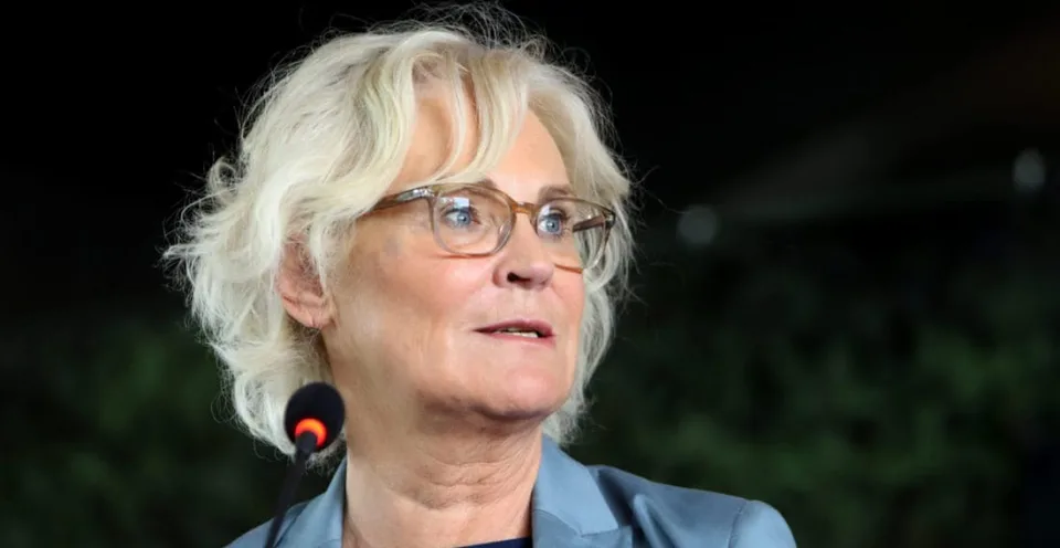 Read more about the article Neustála tlak. Nemecká ministerka obrany rezignovala