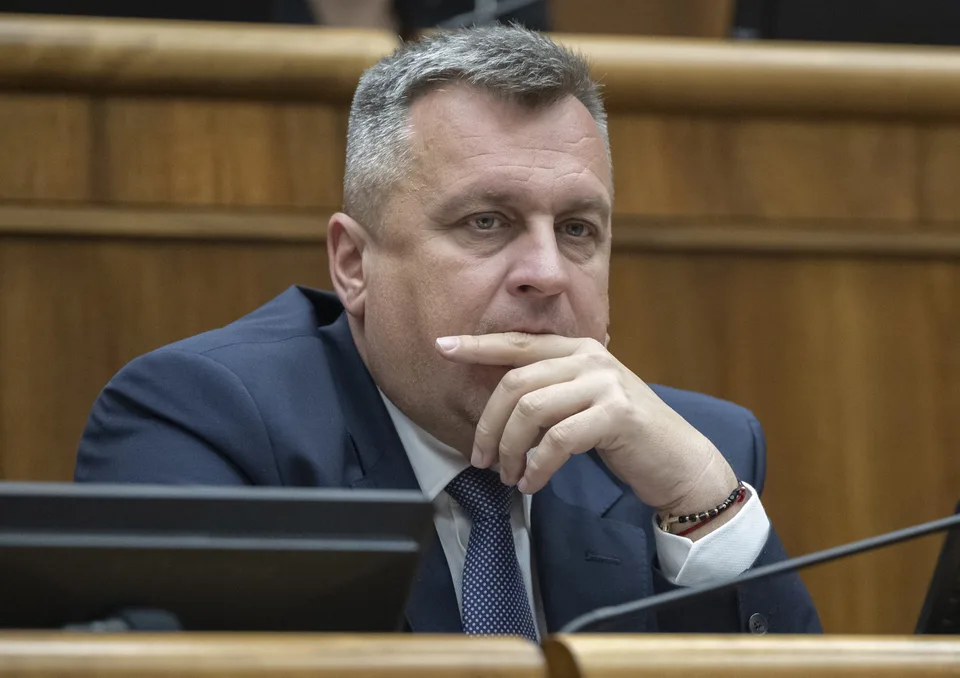 Read more about the article SNS navrhuje novelu zákona, aby sa príslušníkom obecnej polície mohol stať iba občan SR