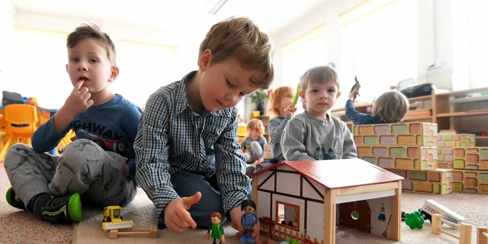 Read more about the article Prídavok na dieťa sa zvýši na 60 eur mesačne, prezidentka podpísala novelu zákona