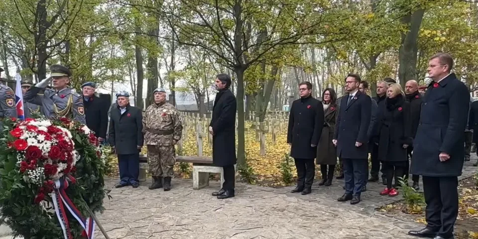 Read more about the article Kaliňák so Žigom vzdali hold vojnovým veteránom: Pripomenuli aj vysokú hodnotu mieru