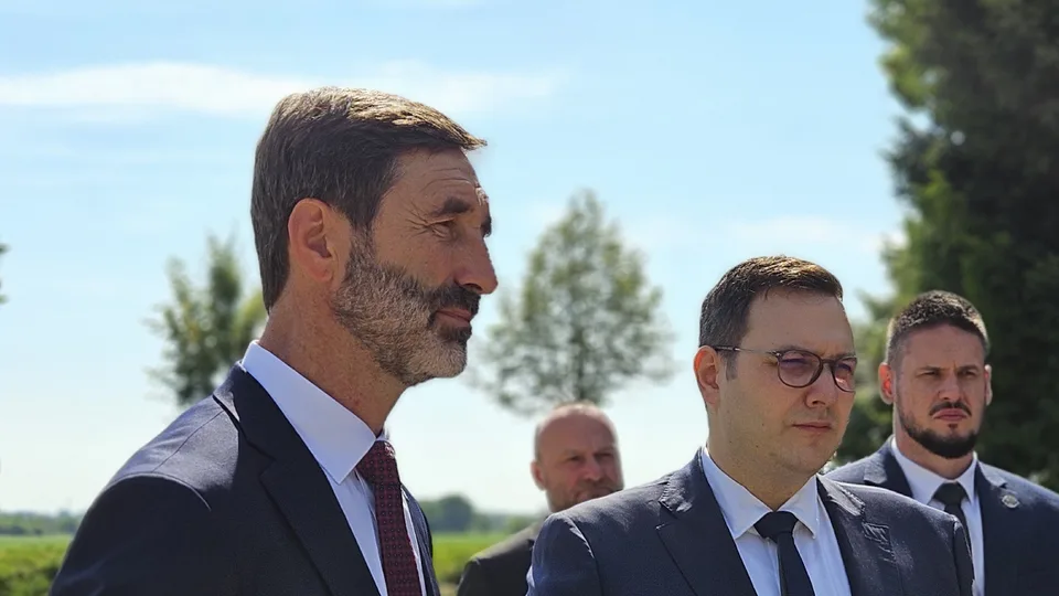 Read more about the article VIDEO eReport v centre diania -Blanár s Lipavským: Počas stretnutia si uctili významných diplomatov Slovenska a Česka