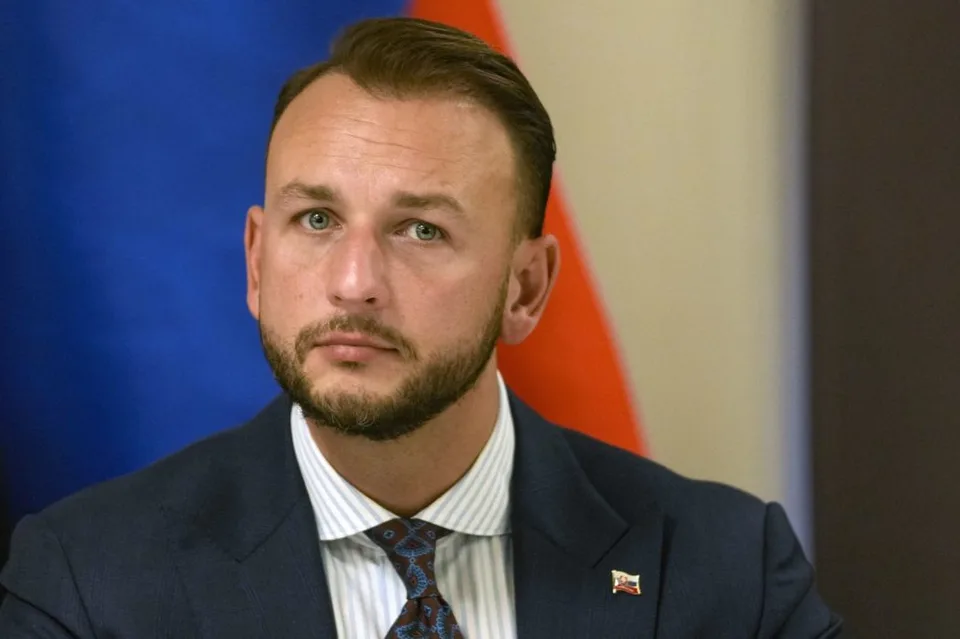 Read more about the article Nedajme sa prehlasovať tými, ktorí snívajú o diktáte Bruselu, vyzýva pred eurovoľbami Šutaj Eštok
