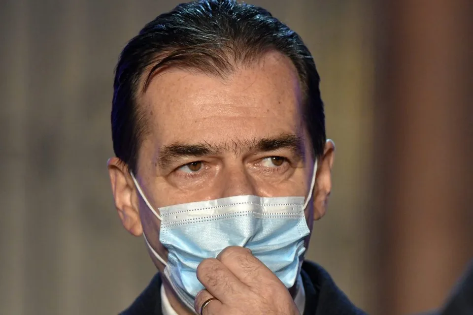 Read more about the article Rumunský premiér oznámil demisiu! Jeho liberálov vo voľbách porazili sociálni demokrati