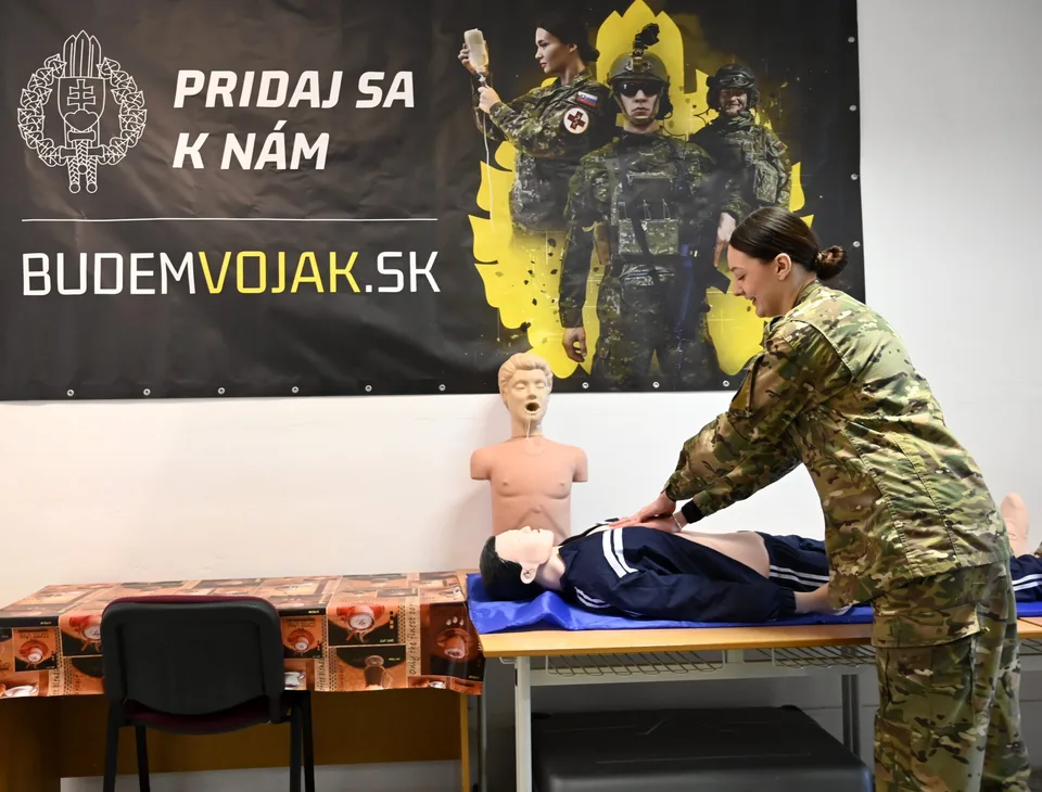 Read more about the article Na strednej škole v Sečovciach vznikne prvá trieda s vojenským zameraním