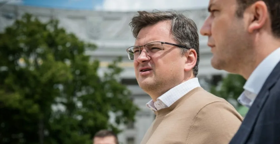 Read more about the article Minister Kuleba to priznal, aj keď chcel o tom mlčať: Ukrajina stojí za útokmi na Krym a Belgorod!