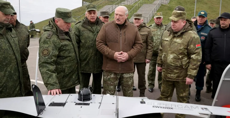 Read more about the article Lukašenko pripravuje Bielorusko na vojnu. Vytvárajú polovojenské oddiely a cvičia mužov