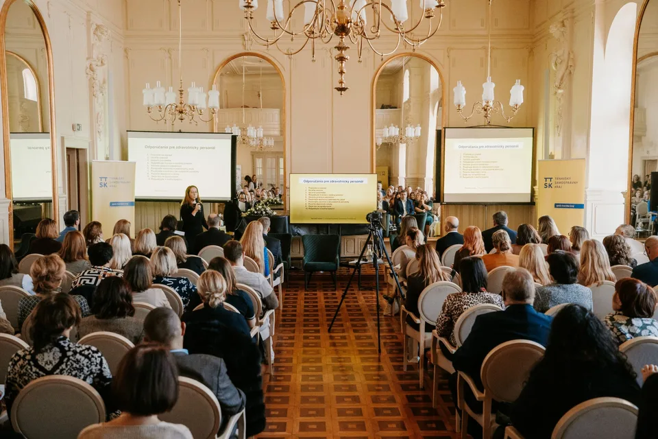 Read more about the article Trnavská župa hľadá riešenia, ako udržať lekárov a zregulovať poplatky v ambulanciách
