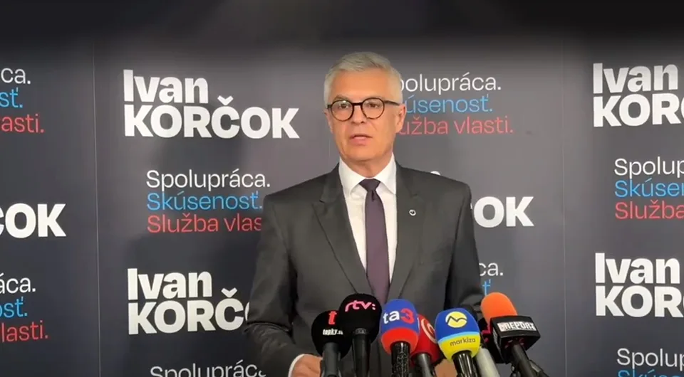 Read more about the article Korčok neslušne a rázne „uletel“ a moderátorke ukázal svoju pravú tvár. Vraj, pani Lacová, potichu!