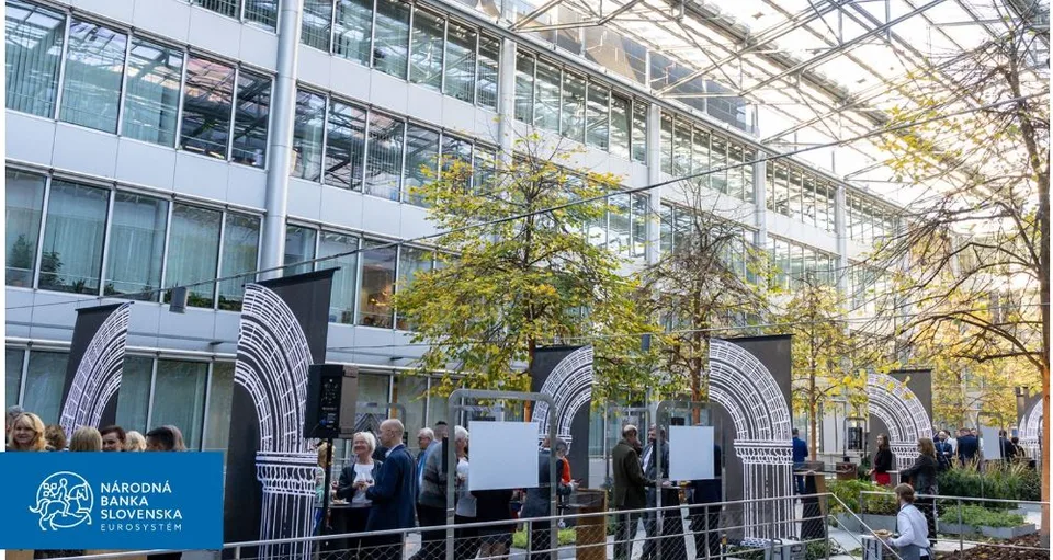 Read more about the article Analytici NBS: Ľudia a ekonomika už pocítili vplyv vyšších úrokových sadzieb