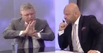 Na kombostnímke zľava Robert Fico a Richard Dírer v televíznom štúdiu.