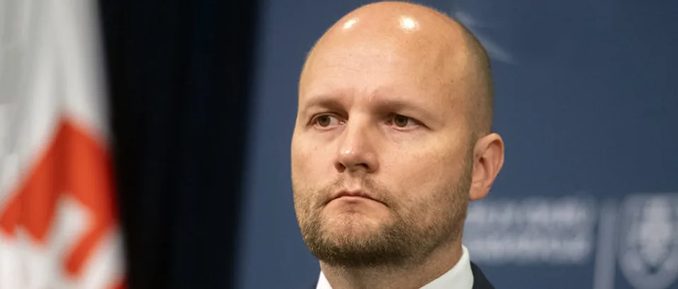 Read more about the article Pri tragickej dopravnej nehode zomrel člen opozičnej strany Demokrati
