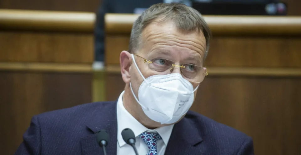 Read more about the article Má to náročné. Kollár obieha na sviatky čo najviac svojich detí. Ako darček by chcel ponožky a pyžamo