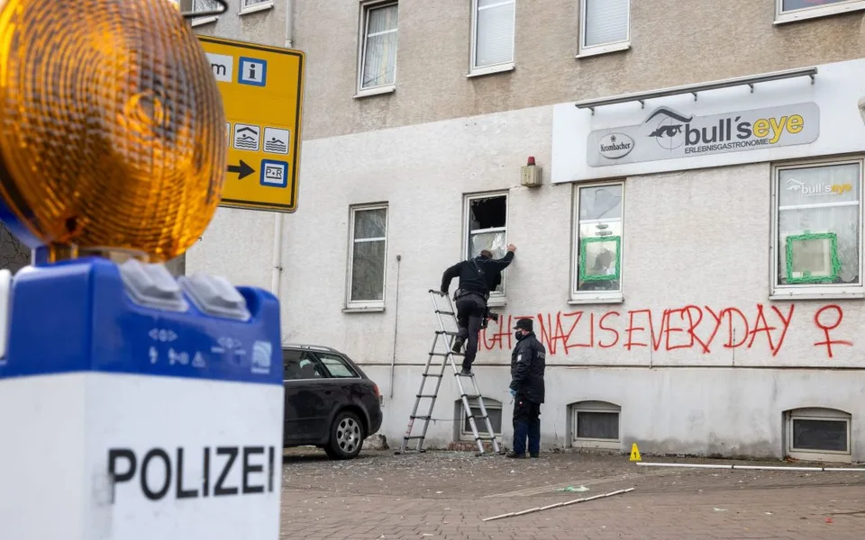 Read more about the article Eisenach: Výbuch mal zrejme politický motív. Bojujte proti nacistom každý deň, stálo na fasáde
