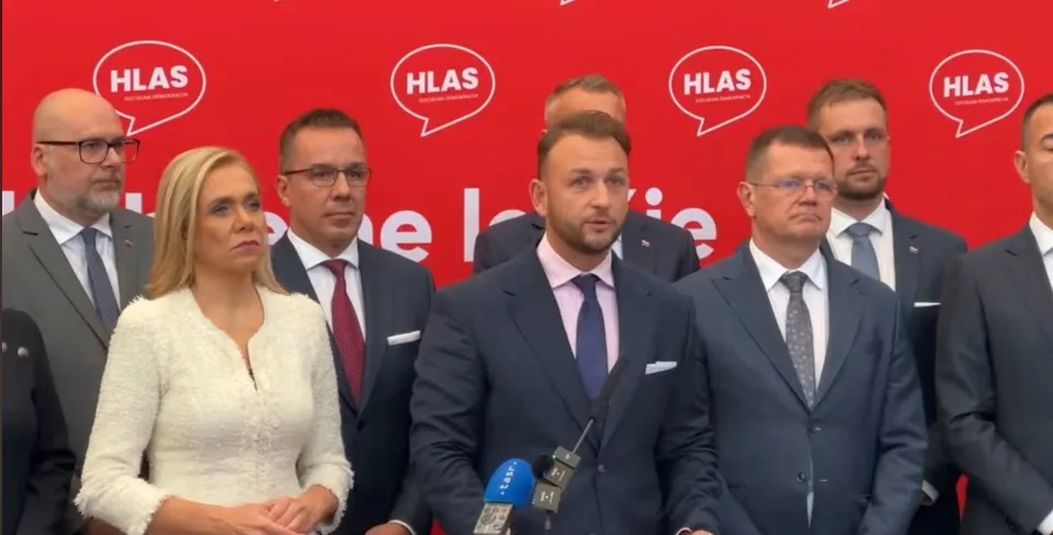 Read more about the article Hlas-SD zatiaľ nechce komentovať Ficovu cestu do Moskvy, čaká výsledky rokovaní
