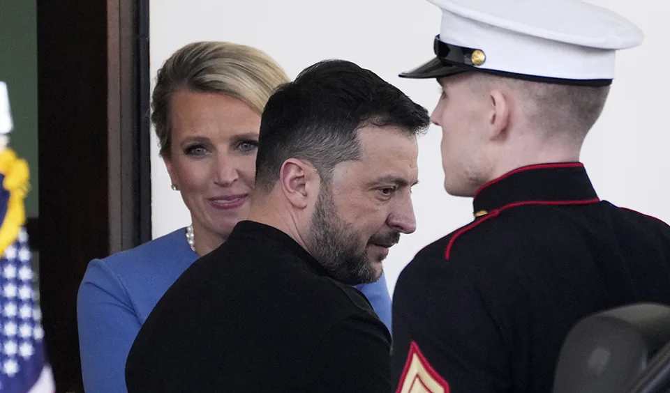 Read more about the article MIMORIADNE Trump vyhodil Zelenského z Bieleho domu: Zneuctil USA! Hovorí americký prezident