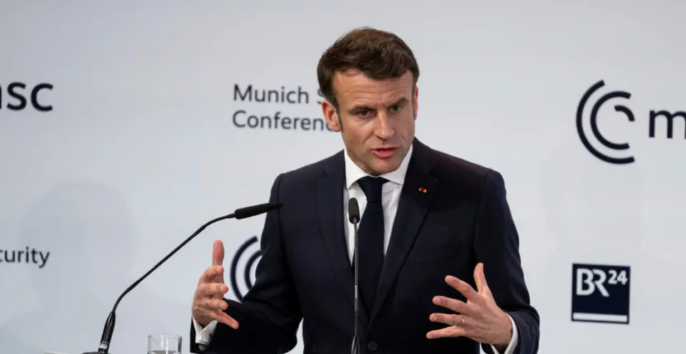 Read more about the article Macron chce otvoriť diskusiu o európskej obrane vrátane jadrových zbraní