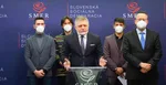 Čelní predstavitelia strany Smer-SD počas tlačovky.