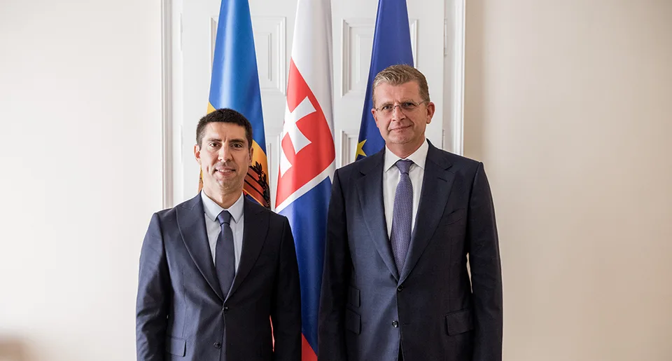 Read more about the article Žiga sa stretol s Popsoiom, deklaroval podporu Moldavsku pri vstupe do EÚ