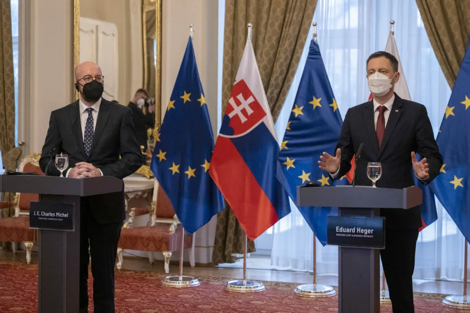 Read more about the article Heger si posťažoval: Dezinformácie o dohode s USA šíria politici, ktorí ju pripravovali