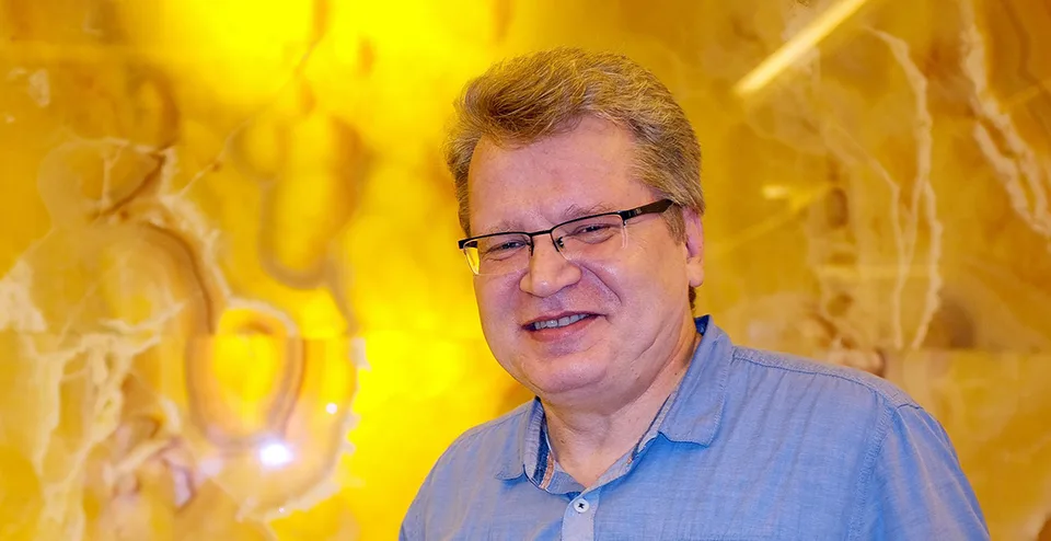 Read more about the article Rebríček top hudobných zahraničných a domácich počinov roku 2020 ušami Juraja Čurného