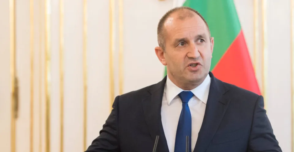 Read more about the article Protikorupčníci to v Bulharsku vzdali! Nová vláda je v nedohľadne. Na ťahu je prezident Radev