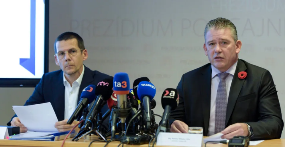 Read more about the article Analytik Zábojník: Súhlasím s Hamranom, Mikulec je neschopný minister vnútra!