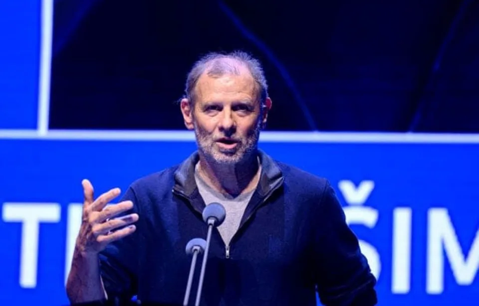 Read more about the article VIDEO Slovný útok na Šimečku staršieho: Roky uráža Slovákov, progresívny tábor sa teraz čuduje