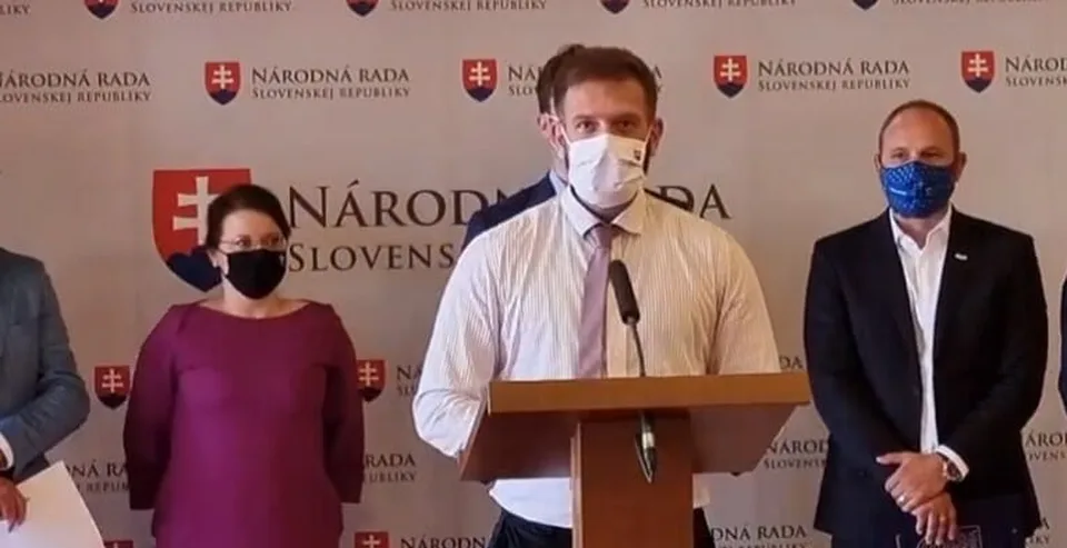 You are currently viewing Epidemiológ Pavelka upozornil: V budúcnosti bude potrebná aj tretia dávka očkovania!