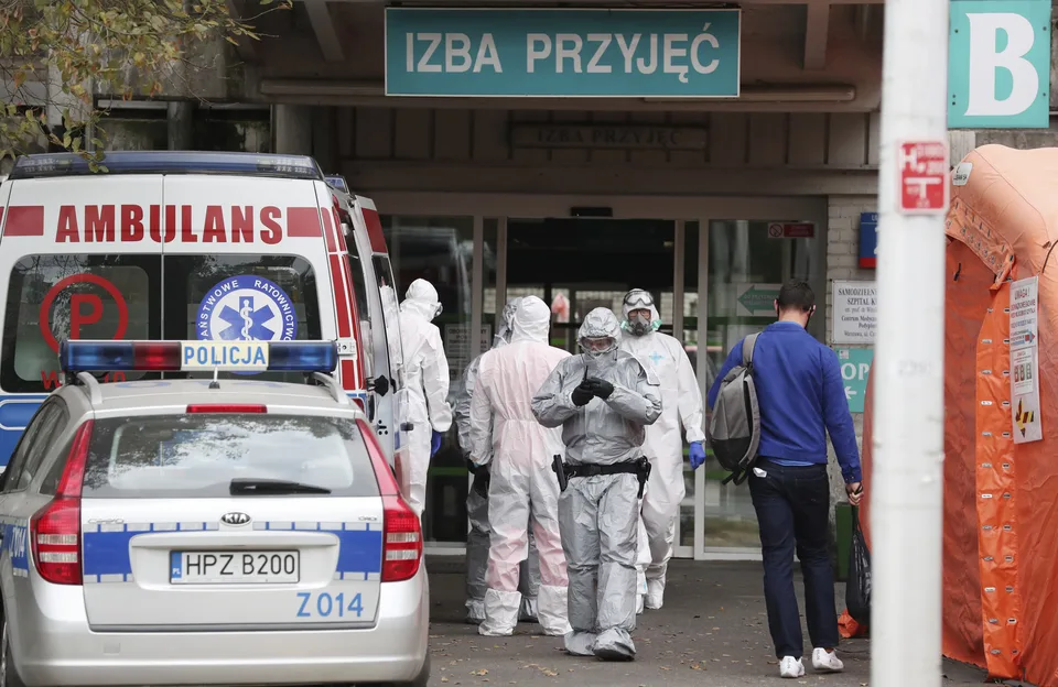 Read more about the article Čiastočný lockdown pre Poľsko! Zostaňte doma, odkázal Morawiecki