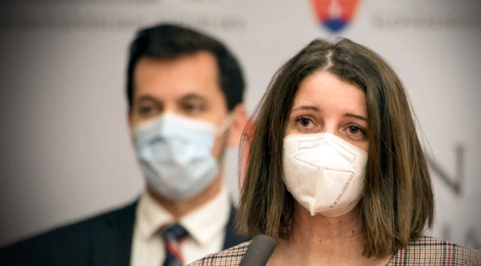 Read more about the article Reakcie po odstúpení hriešnikov Šeligu a Žitňanskej. Neuveríte, kto sa ich zastal!