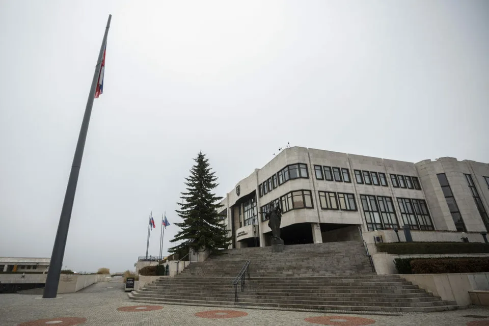 Read more about the article V parlamente začali šetriť: Upravili teploty vykurovania, pozastavili chladenie vo vybraných priestoroch!
