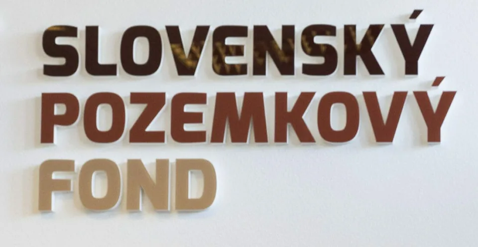 Read more about the article Vláda schválila troch kandidátov na voľbu členov Rady Slovenského pozemkového fondu