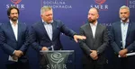 Zľava Robert Kaliňák, Robert Fico, Marek Para a Tibor Gašpar na spoločnej tlačovke.