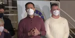 Zľava Eduard Heger a Roman Mikulec počas tlačovky v Sobranciach.