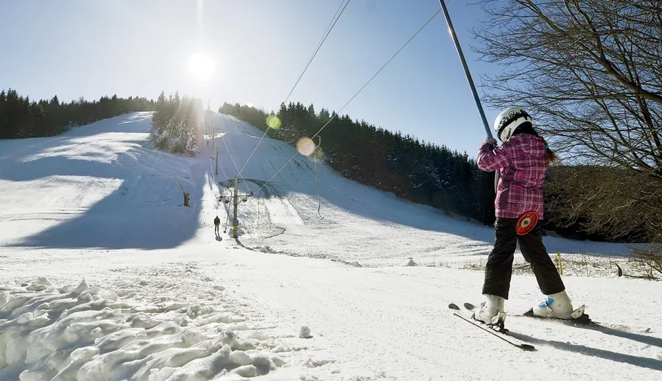 Read more about the article Chcete lyžovať na uzavretej zjazdovke? Nerobte to. Toto vám hrozí!