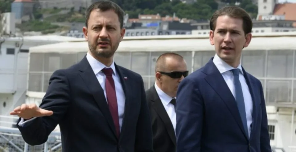 Read more about the article VIDEO Premiéri Heger, Babiš a Kurz vyzvali k vakcinácii. Sľúbili, že hranice sa už zatvárať nebudú