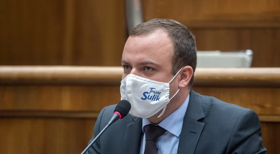 Read more about the article Koniec koalície ako ju poznáme? Sulíkov poslanec už hovorí o menšinovej vláde!