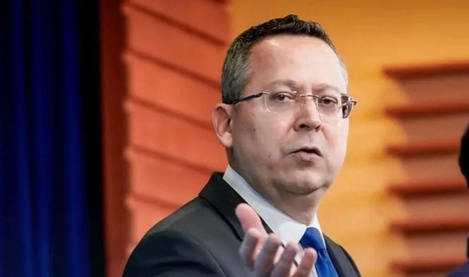 Read more about the article Strana SaS sa chcela pochváliť cudzím perím, prišiel rázny odkaz od ministra financií L. Kamenického!