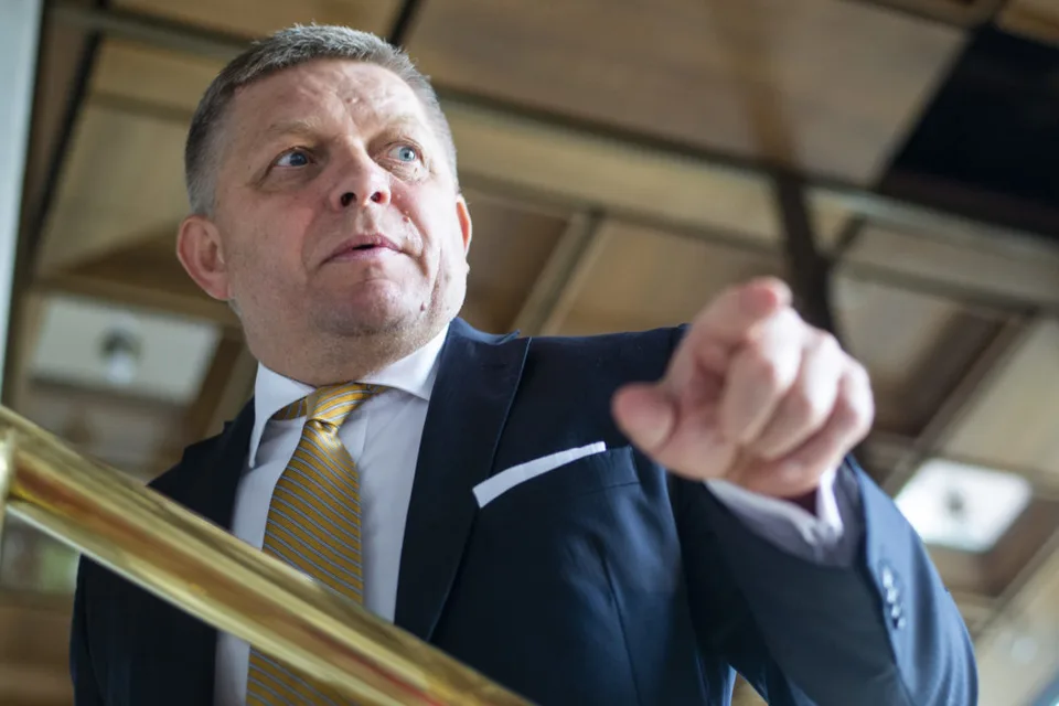 Read more about the article Poznáme termín mimoriadnej schôdze! K stíhačkám a predčasným voľbám