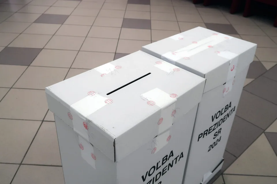 Read more about the article Volebné miestnosti sa uzavreli: Začína sa sčítanie hlasov